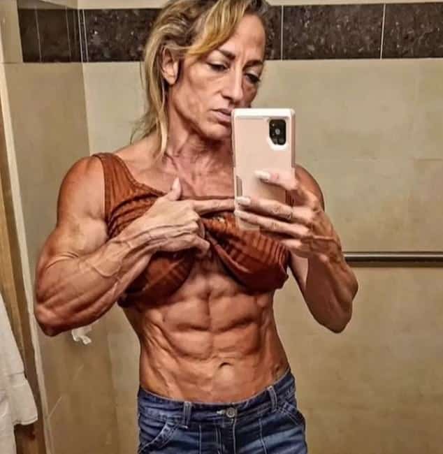 Bodybuilding Mother Stuns Tiktok With Her Bulging Muscles And Six Pack