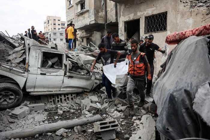 Israel’s Gaza Airstrikes Kill Over 100 Palestinians as Trump Defends Fragile Truce